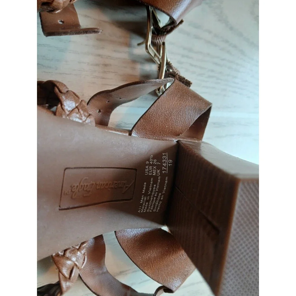 American Eagle Women’s Brown Strappy Open Toe Block Heel Sandals Buckle Size 9